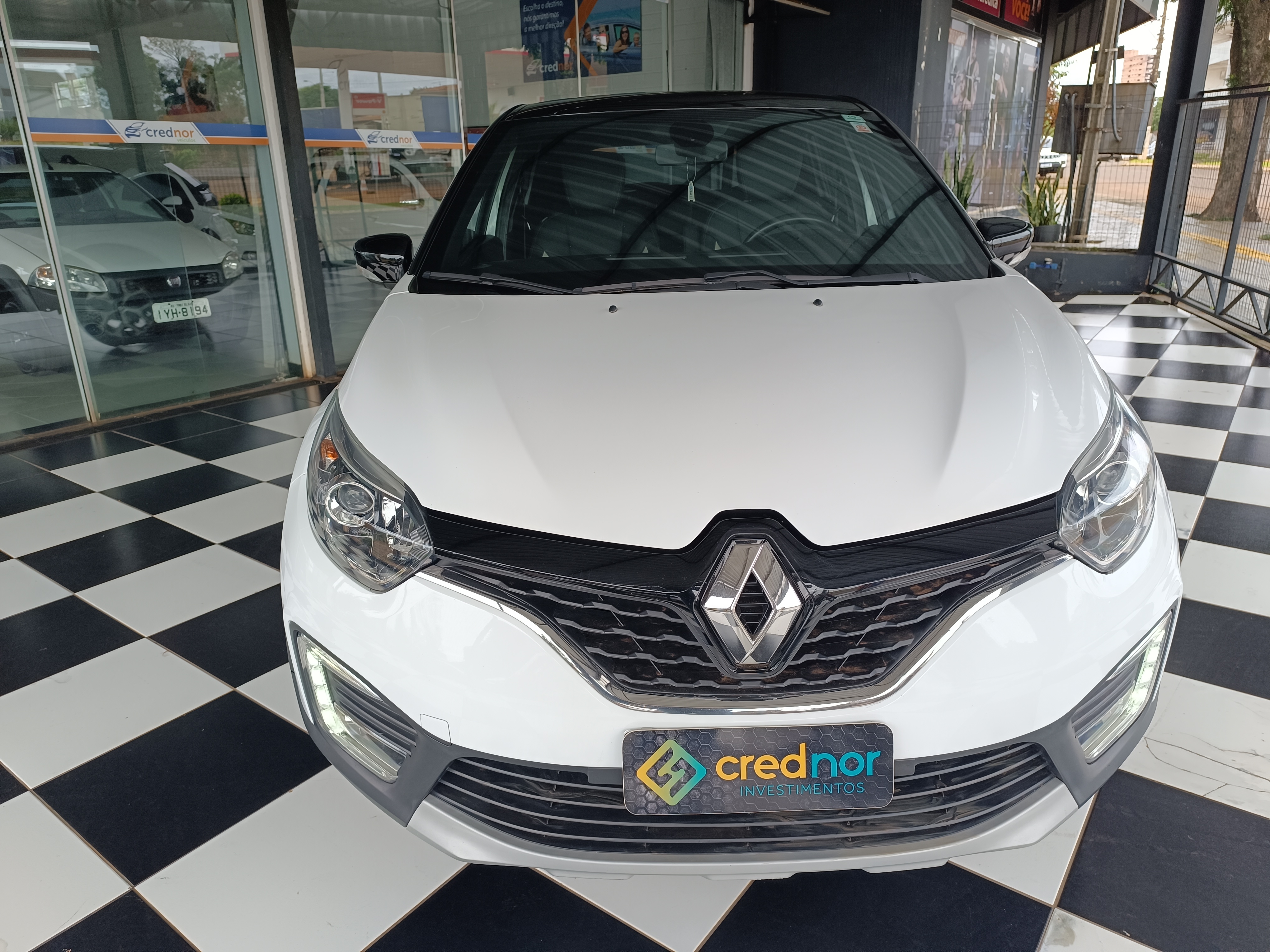 RENAULT CAPTUR INTENSE 1.6 AT 2020 — miniatura