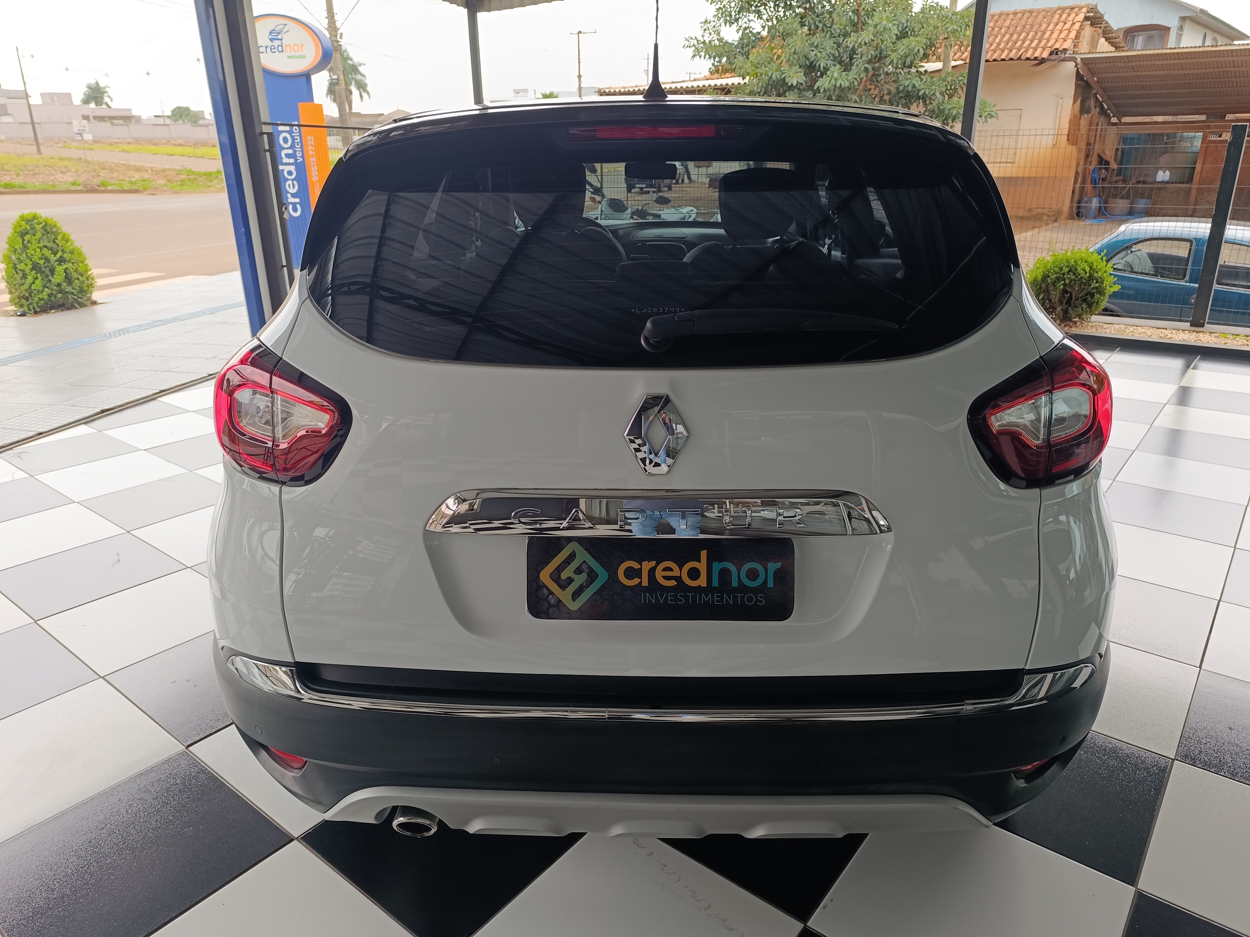 RENAULT CAPTUR INTENSE 1.6 AT 2020 — miniatura