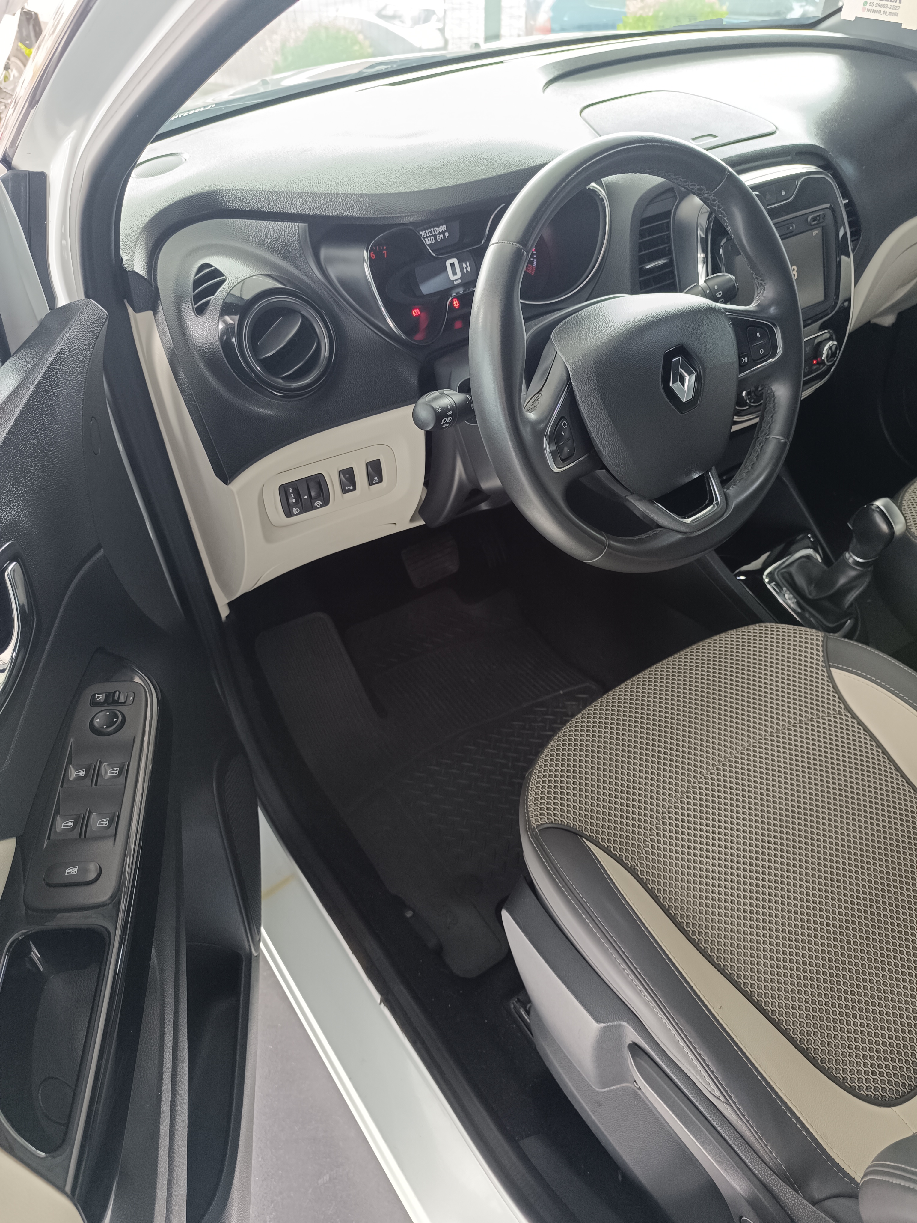 RENAULT CAPTUR INTENSE 1.6 AT 2020 — miniatura