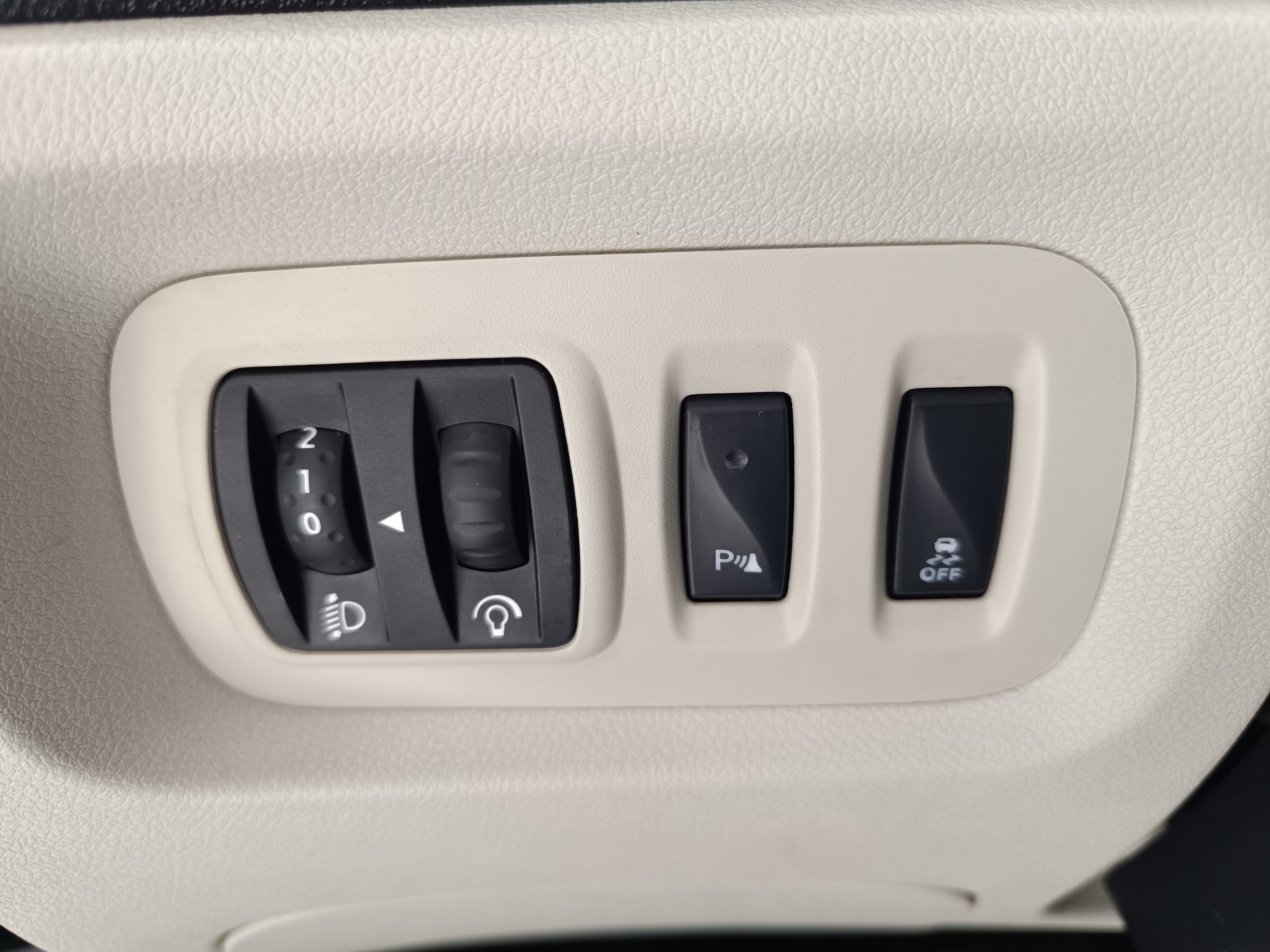RENAULT CAPTUR INTENSE 1.6 AT 2020 — miniatura