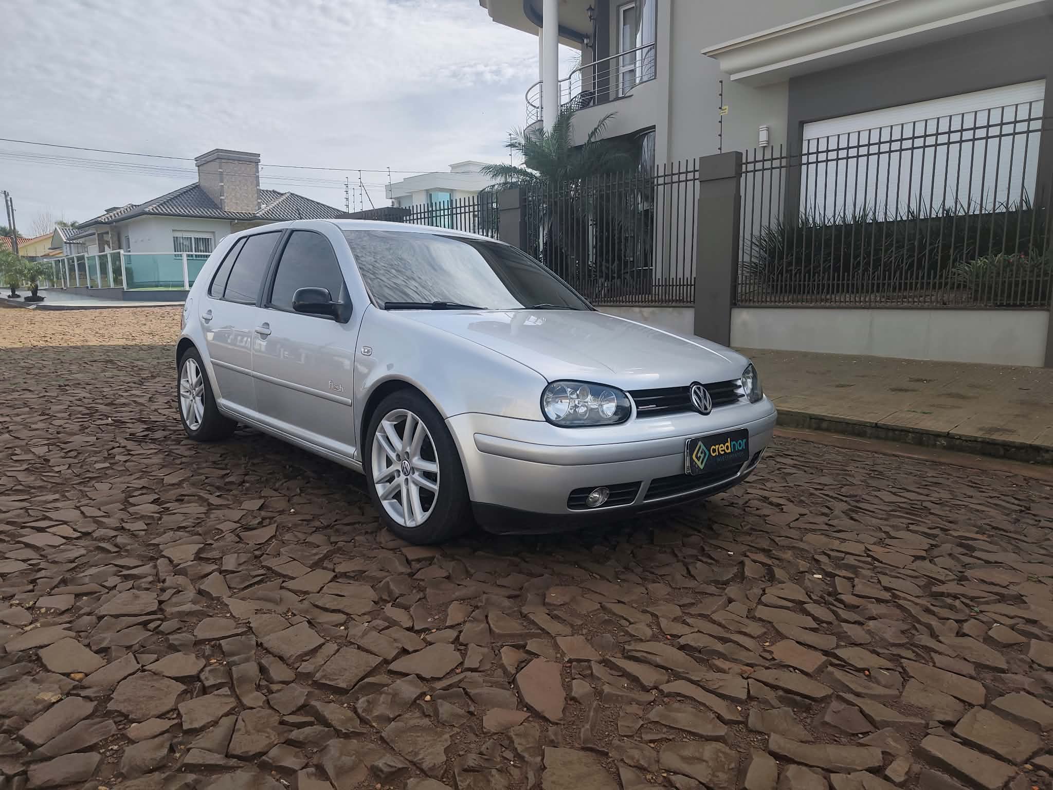 Volkswagen Golf Flash