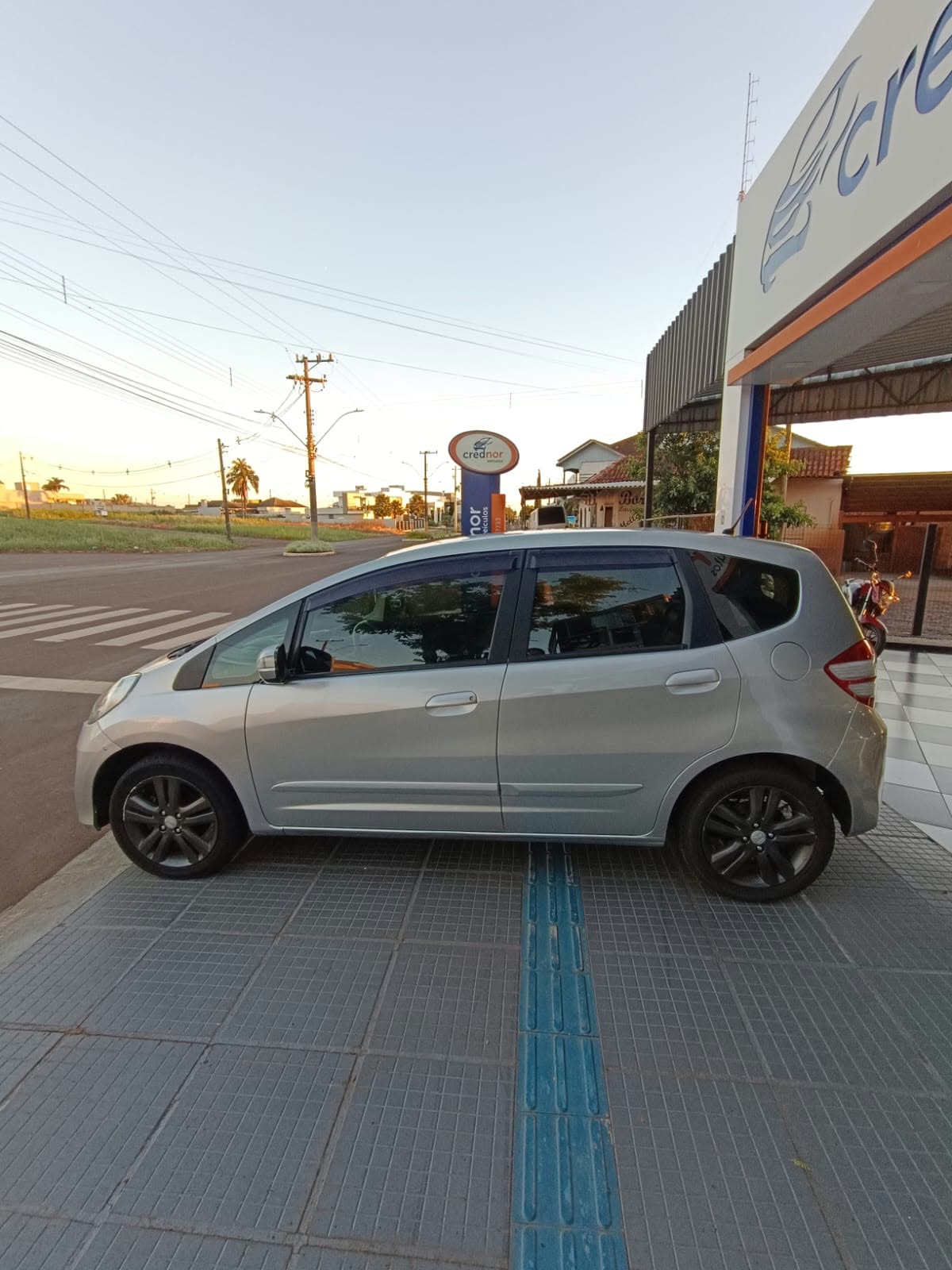 Honda Fit EXL Automatico — miniatura